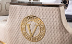Prabangi lova Versace su integruotu TV